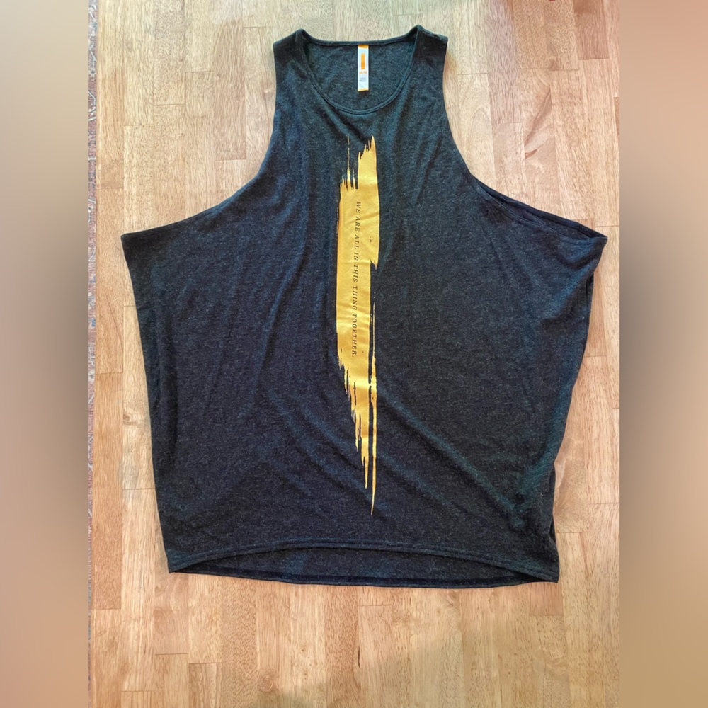 Lucy muscle tee